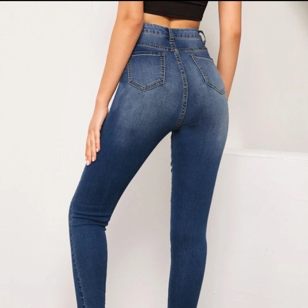 🤩SHEIN JEANS NEVER WORN SIZE SMALL🤩